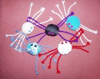 5 spiders in a circle